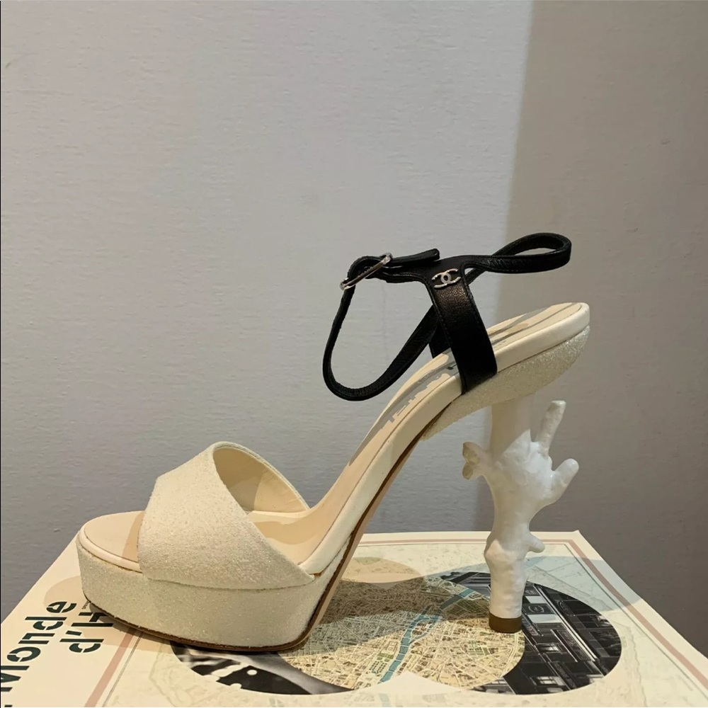CHANEL 12P Coral Heel Sandals Sz39.5 New with Box - Picture 2 of 12